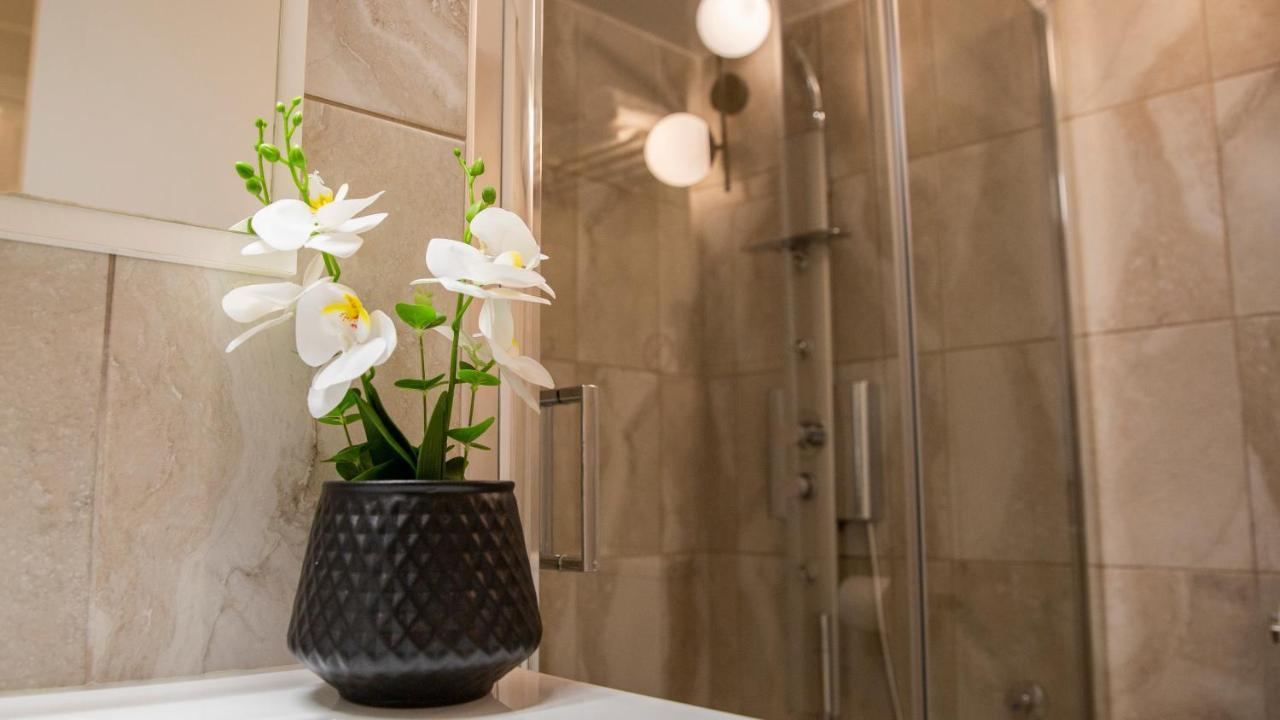 Veria Suite Luaran gambar