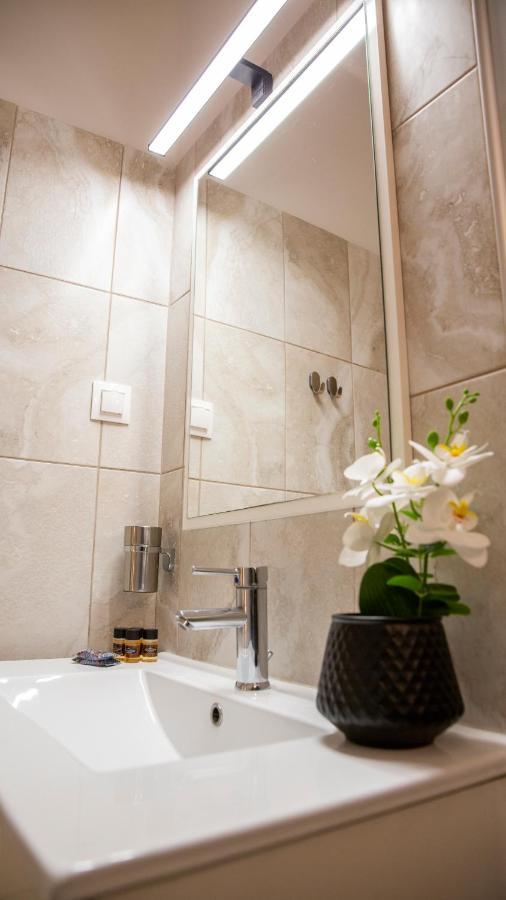 Veria Suite Luaran gambar